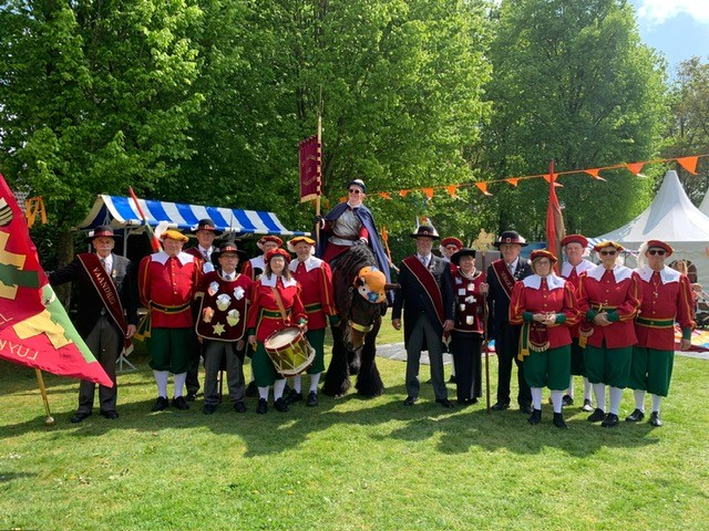 Koningsdag 2025 groepsfoto Gilde Sint Martinus Luyksgestel